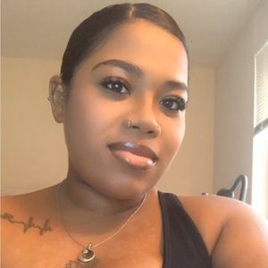 Meet your Posher, Nina